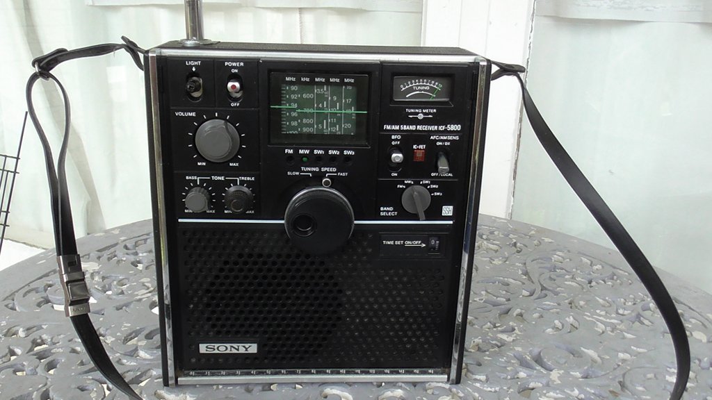 Sony Vintage radio ICF 5800H 001