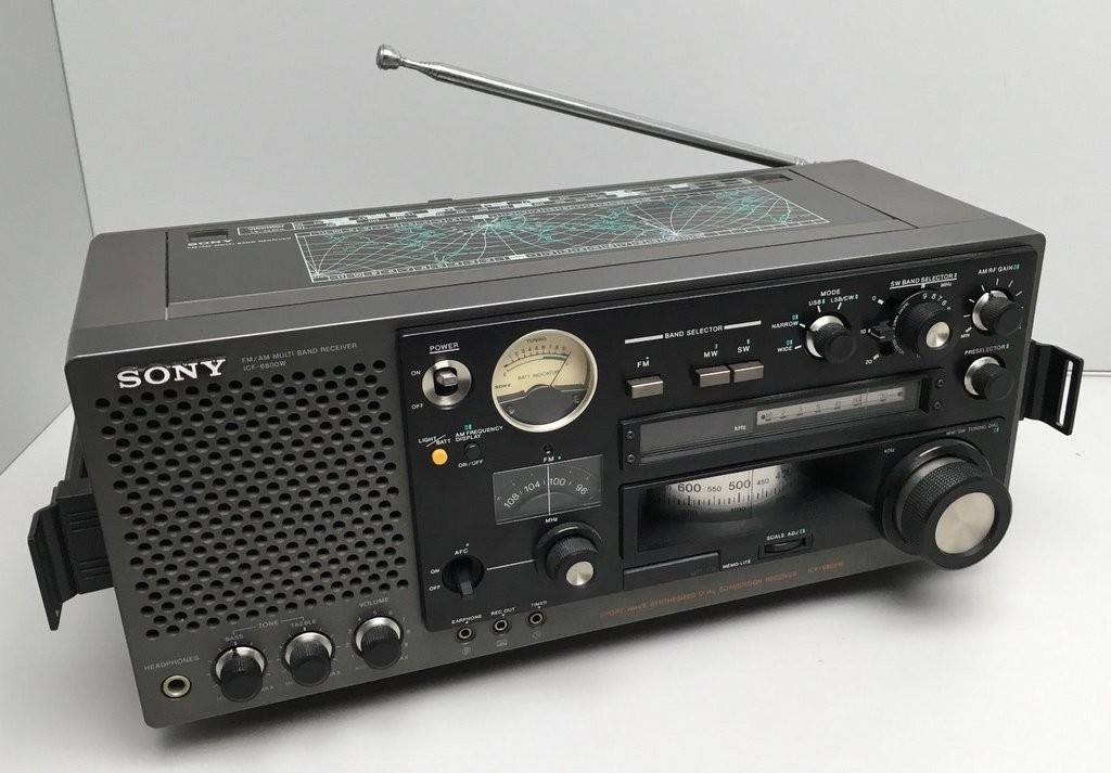 Sony ICF-6800W
