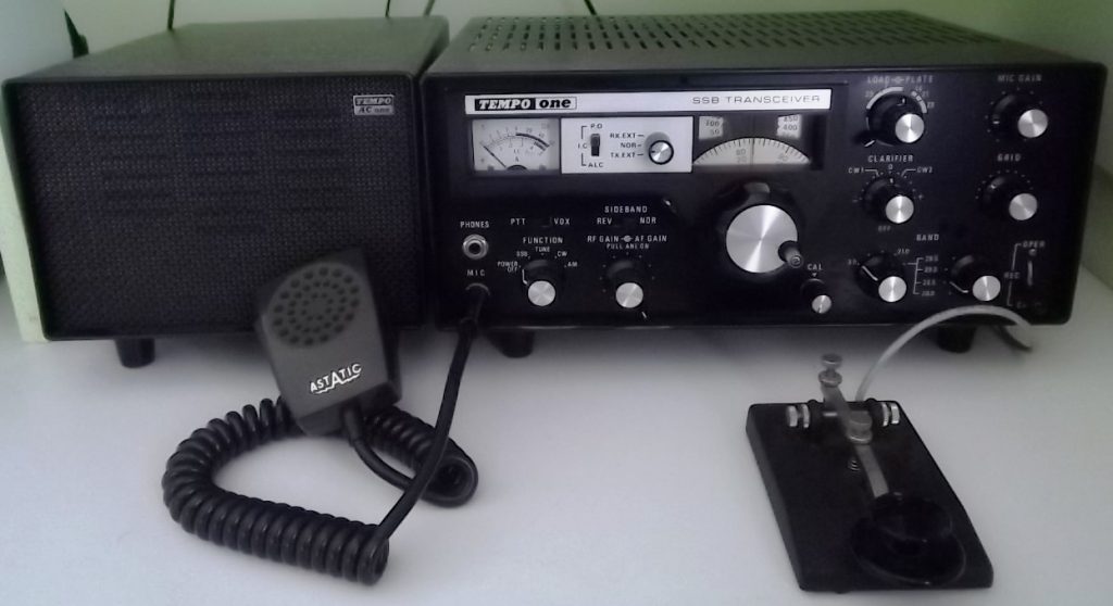 Vintage Tempo One Transceiver Restoration Was Made Easier with the COM3 on the Bench