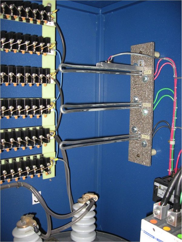 Figure 4. Heating elements on the upper right inside wall of the power supply limit inrush current.