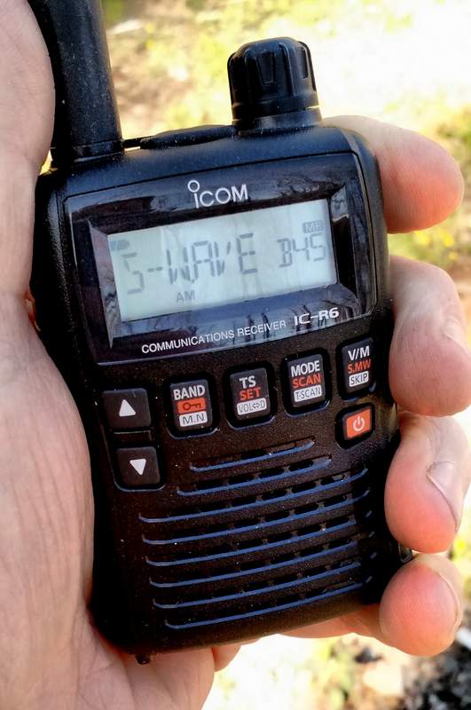 icom ic-r6 handheld receiver