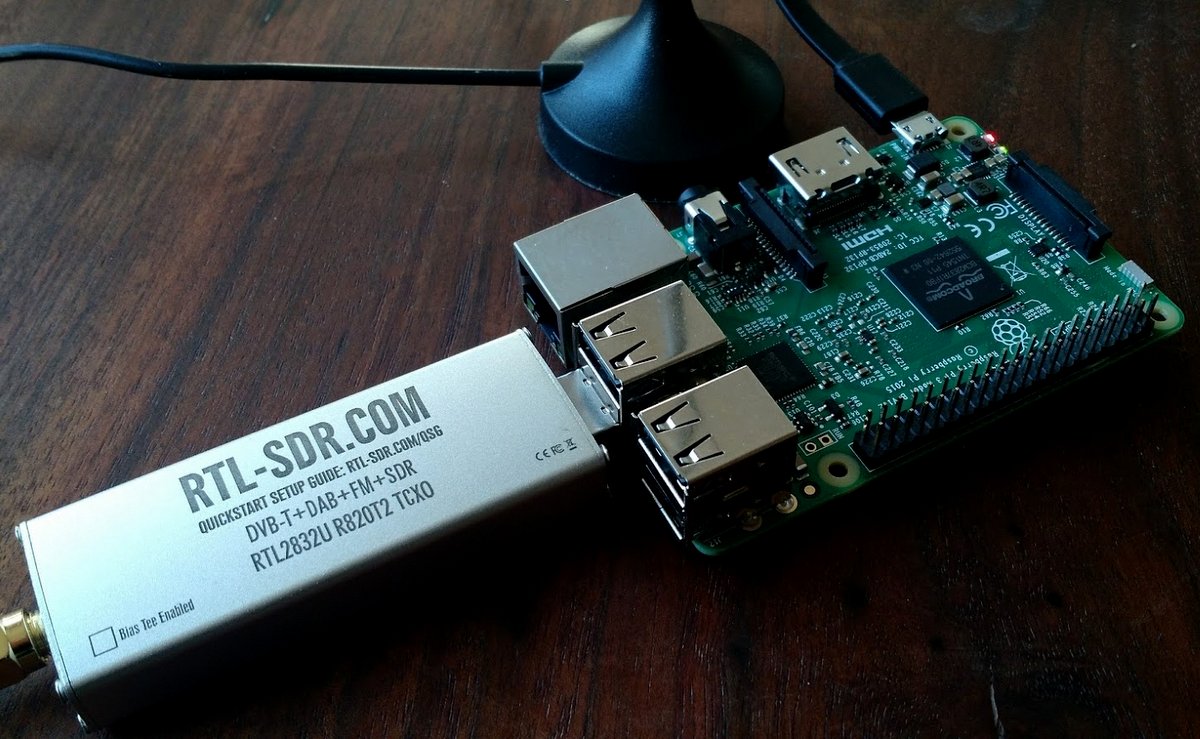 RTL-SDR Blog silver dongle first impressions, compared to NooElec blue  dongle, by R. X. Seger