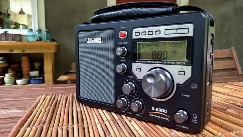 A review of the Tecsun S-8800 shortwave/LW/AM-MW/FM portable 