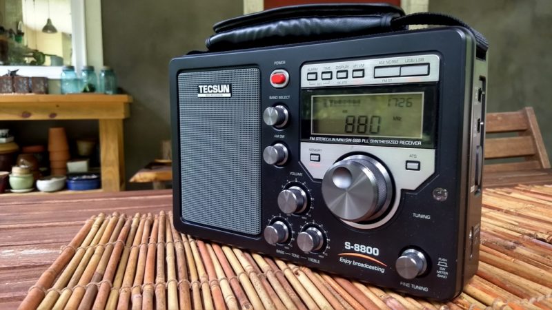 A review of the Tecsun S-8800 shortwave/LW/AM-MW/FM portable