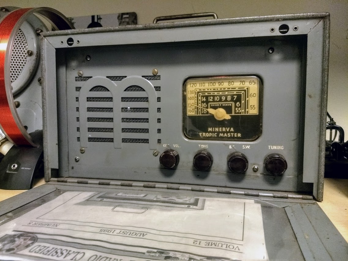 Poste radio vintage Radialva Emmaüs Etikette