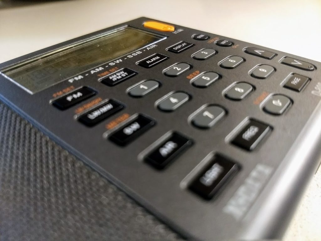 XHDATA D-808 and Digitech AR-1780: Comparing size and appearance | The ...