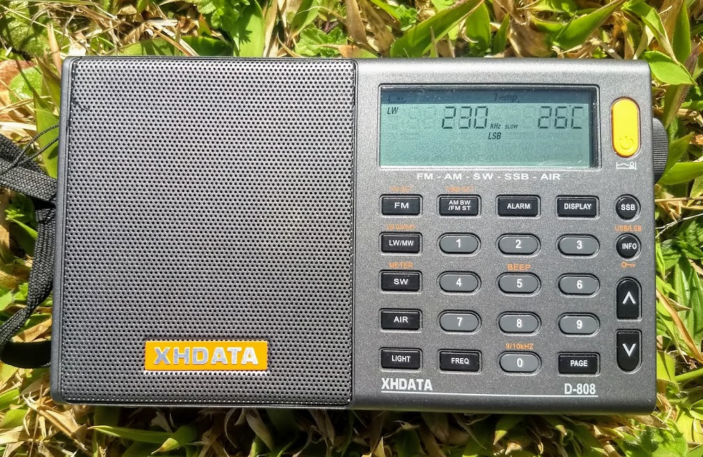 A detailed review of the XHDATA D-808 and comparison with the Tecsun PL-660