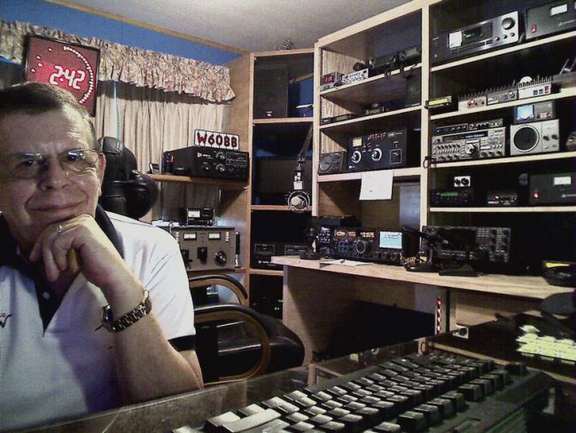 Coast To Coast: Art Bell (W6OBB) is dead at 72 | The SWLing Post