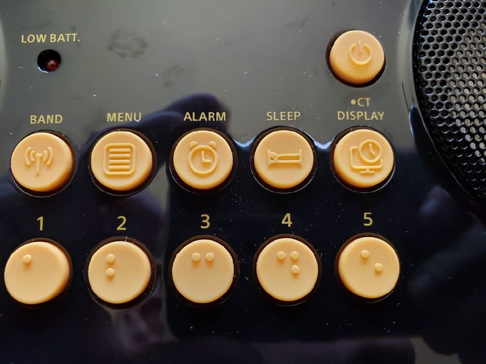 Image of the PR-D17 tactile preset keys with Braille.