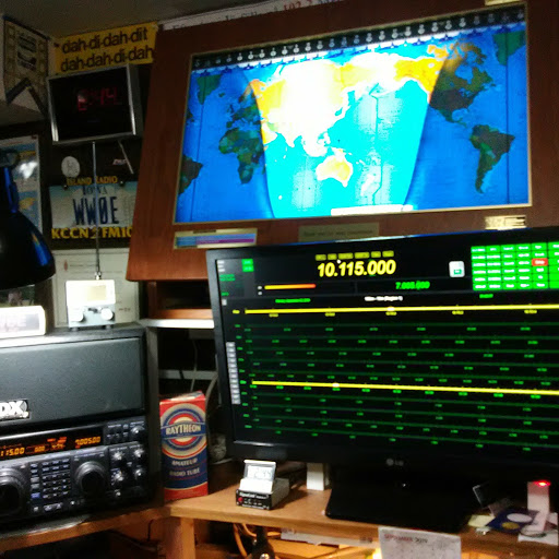 Estate Sale Jerry takes home a Geochron world map clock The SWLing Post