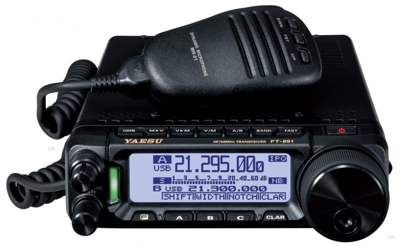 Which would you choose as a first radio–the Icom IC-7300 or Xiegu G90? |  The SWLing Post