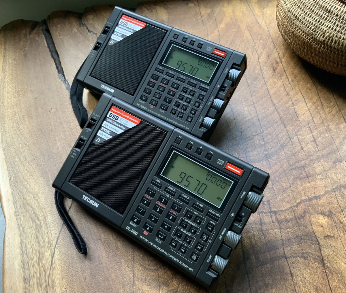 Culo heroína expedición Tecsun PL-990x vs. PL-880: Comparing SSB audio characteristics and  pre-production/production PL-990 models | The SWLing Post