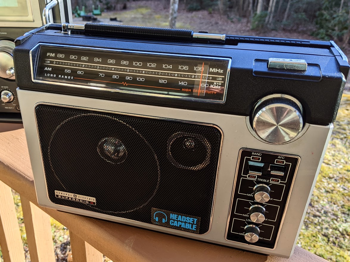 Herculodge: Review of the Panasonic RF-1350 AM/FM/SW Radio.