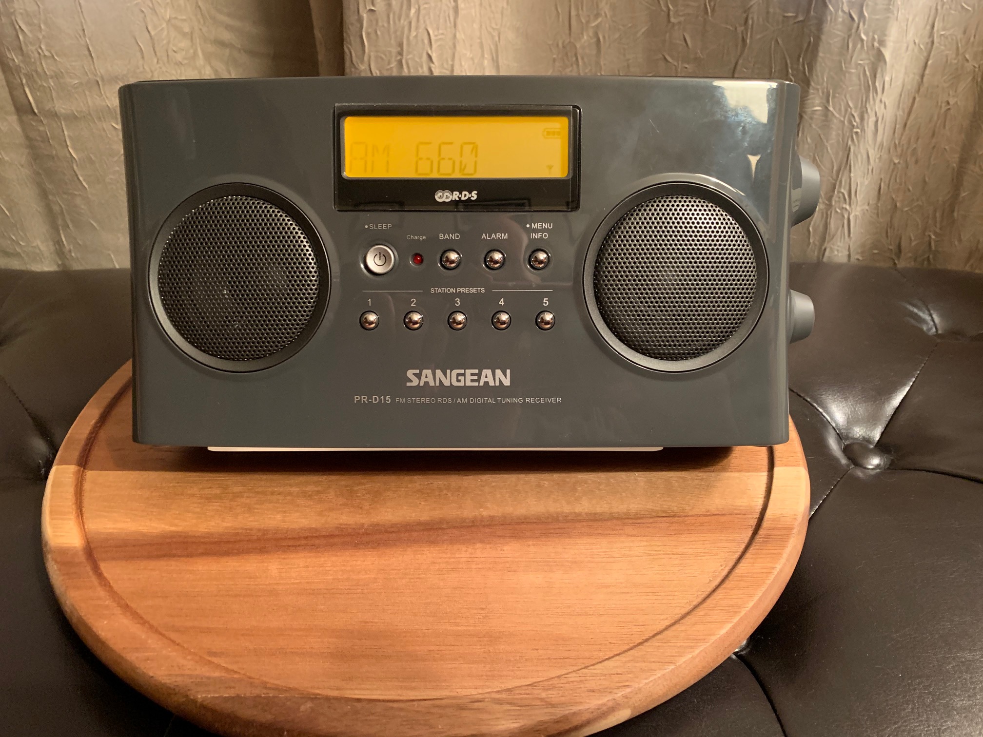 Sangean PR-D15 FM-Stereo/AM Rechargeable Portable Radio with Handle (Gray)